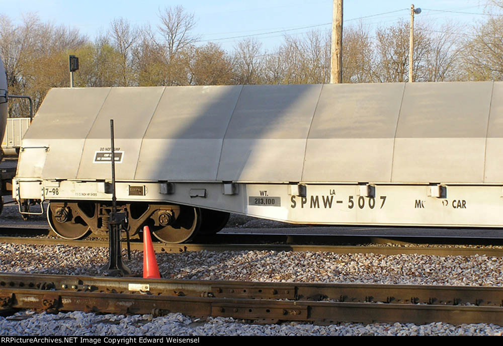 Unusual track monitoring rig
